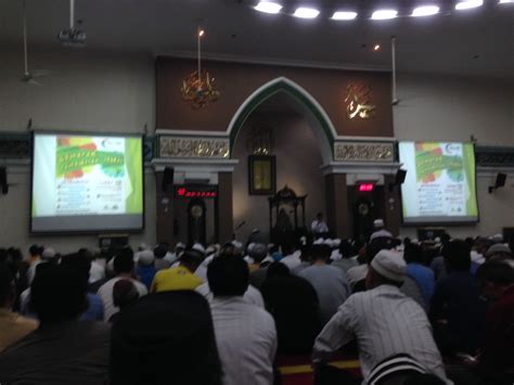 Tarwih Dan Kegiatan Ramadhan Di Masjid Darussalam Kota Wisata Cibiubur