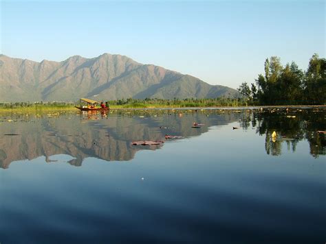 All srinagar hotels srinagar hotel deals last minute hotels in srinagar by hotel type. Asisbiz Kashmir Srinagar Dal lake panoramic views India ...