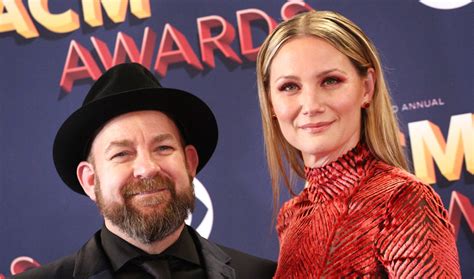Sugarland Drops Title Track From Upcoming Album Bigger Listen