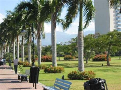 Emancipation park is a public park in kingston, jamaica, jamaica. Emancipation Park, Kingston, Jamaica | Jamaican culture ...
