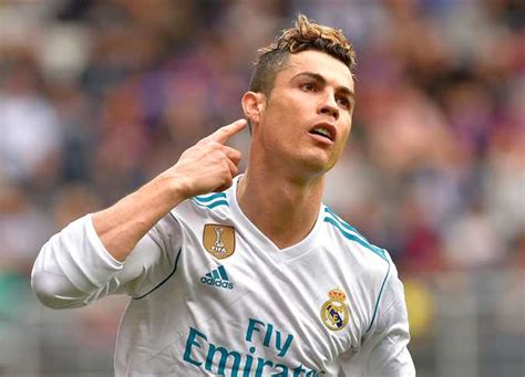 أخطر إصابة في تاريخ كرة القدم. غياب رونالدو عن تقديم القميص الجديد لريـال مدريد الأبرز في ...