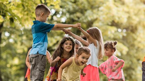 Outdoor Play Is Essential For Kids Health Even If Parents Worry