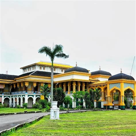 Waisan kesultanan melayu melaka other. Berkunjung ke Istana Maimun, Warisan Kesultanan Melayu di ...