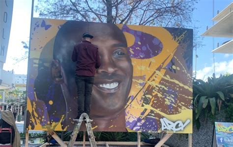 local artist creates epic kobe bryant mural in miami heat nation