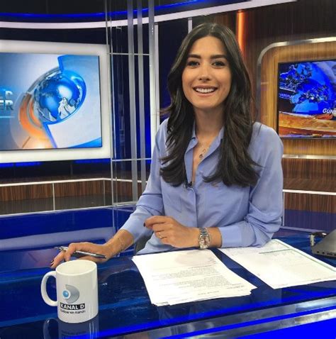 Köşe yazarlığı serüvenine ilk yeni şafak'ta başlayan hakan, daha sonra. Ahmet Hakan gitti Kanal D Ana haberin reytingleri tavan ...