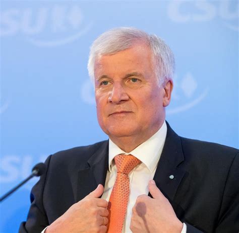 Bundesinnenminister horst seehofer (csu) hat sich mit dem coronavirus infiziert. Fusion von ARD und ZDF: „Unseriös" - Kritik an Horst ...