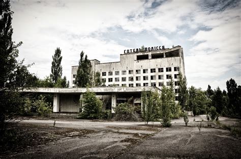 The chernobyl disaster was a nuclear accident that occurred on saturday 26 april 1986, at the no. Csernobil egyre népszerűbb a turisták körében