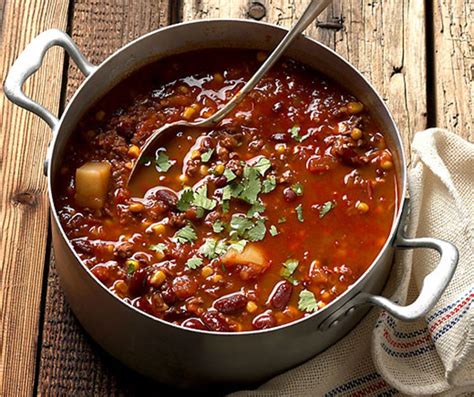 Very lean ground beef or diced chuck steak 7 tablespoons chili powder 1 tablespoon ground cumin 2 teaspoons add to chili and stir well. La meilleure recette de chili con carne : comment bien le ...