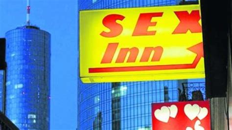 Auf offener straße wird heroin gespritzt, in den. Junkies, Waffen, Straßenstrich: Frankfurter ...