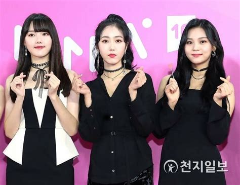 Gfriend At 2018 Melon Music Awards Red Carpet Sinb Yerin And Umji 💕 G