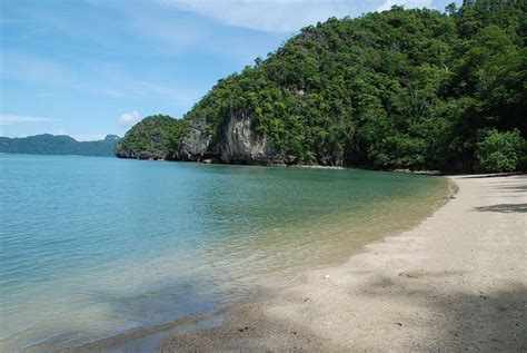 Langkawi fish farm restaurant is a tranquil seafood eatery located just a few minutes' drives from the bustling kuah town center. The Best Beaches in Langkawi, Malaysia