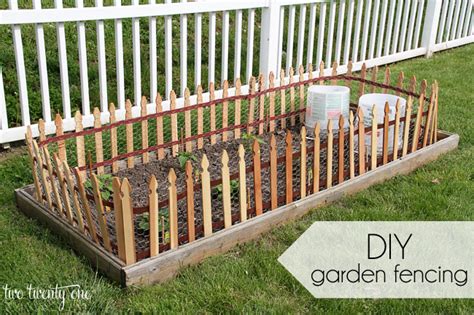 So if the fence is boring than your whole garden will be boring. DIY Garden Fencing