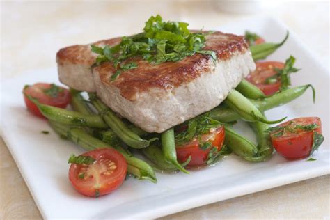 Earlier, two methods of grilling tuna were outlined and the first method is to grill tuna until it is you may be wondering how fully cooked tuna differ from seared tuna. How to Grill or Bake Tuna Steak | LIVESTRONG.COM