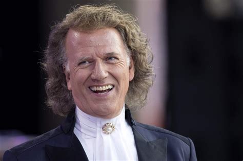 André rieu — waterloo 02:53. Andre Rieu Owns The Largest Private Orchestra ... And Now He Wants To Play On The Moon