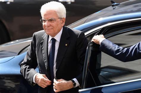 In 1964 he obtained a summa con laude law degree from la sapienza university of rome with a dissertation on. Sergio Mattarella, il retroscena indiscreto: vive in un ...