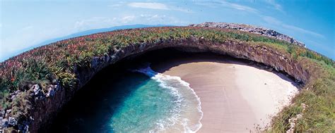 Conveniently located restaurants include emiliano comida y vino, restaurant quetzalcoatl, and el marlin de tepic. Enamórate de Islas Marietas, la playa "escondida" de ...