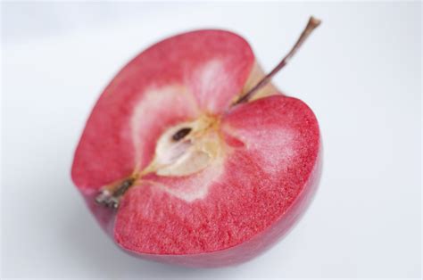 We Could Soon Be Eating Apples With Red Flesh