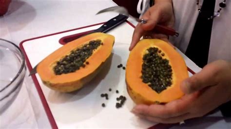 How To Clean Cut And Eat A Papaya Youtube