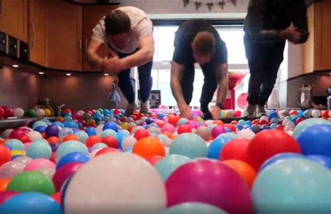 Dad Turns His House Into A Giant Ball Pit Filled With 250000 Balls