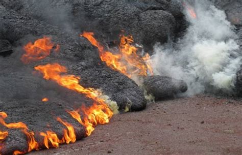 Lava De Volcán De Hawái Quema Por Primera Vez Una Casa Tras Semanas Activo