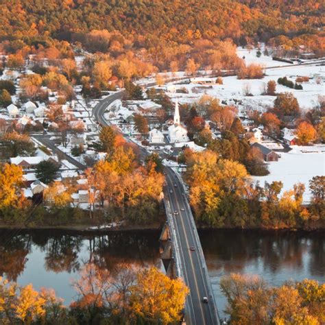 The 10 Best Places To See Fall Foliage In Massachusetts