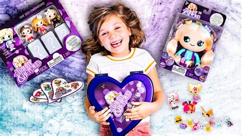 Trinity And Madison Shows - Madison and Trinity Visit The American Girl