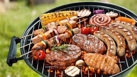 Regularly spraying a grill with vegetable oil and heating on low for about 10 minutes helps to protect. The 6 Handy Grilling Secrets from LongHorn Steakhouse to ...