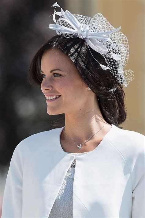 The Best Royal Hairstyles Through The Years Royal Hairstyles Princess Hairstyles Hair Styles