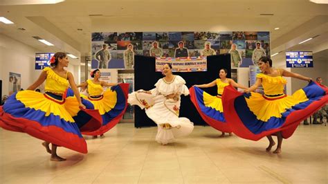 instrumentos y bailes típicos de la región amazónica