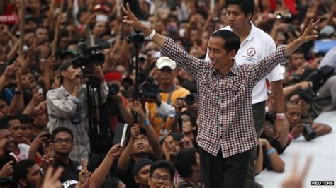 Melalui fitur pencarian tersebut, nantinya anda bisa searching berbagai macam konten video yang telah diunggah ke twitter. What does Jokowi win mean for Indonesia? - BBC News