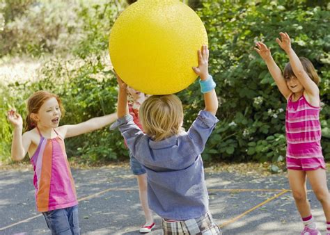 Classic Outdoor Games That The Grandkids Will Love