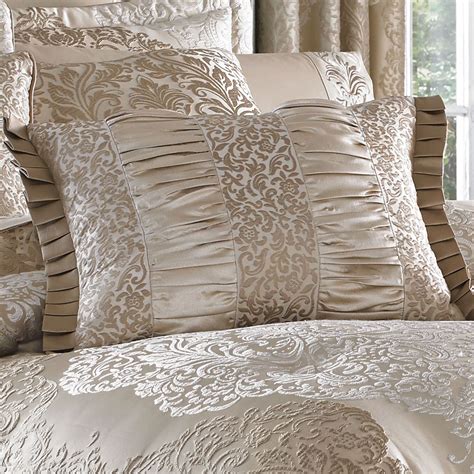 La Scala Fawn Medallion Comforter Bedding By J Queen New York