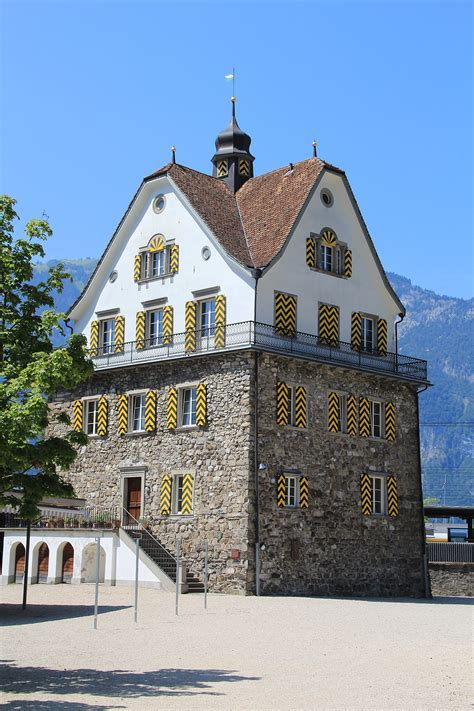 Historische Gebäude In Flüelen