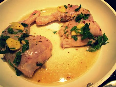 Pollo in padella alla mediterranea se vogliamo un secondo di carne facile da cucinare, veloce e gustosissimo, il pollo in padella. Pollo saporito in padella | Cooking Time