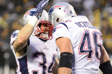 New England Patriots To Sign Fb James Develin To Extension