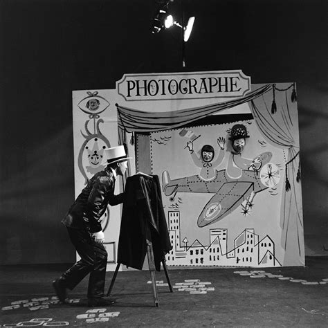 Jun 28, 2021 · 被拒以配偶身份住居屋，香港男同志覆核勝訴，此案對保障同志權益有何種意義？ 政府指異性婚姻為社會基石，房委會應該優先為他們提供房屋資源，這樣已構成歧視嗎？ 攝影人寫攝影｜影像｜端傳媒 Initium Media