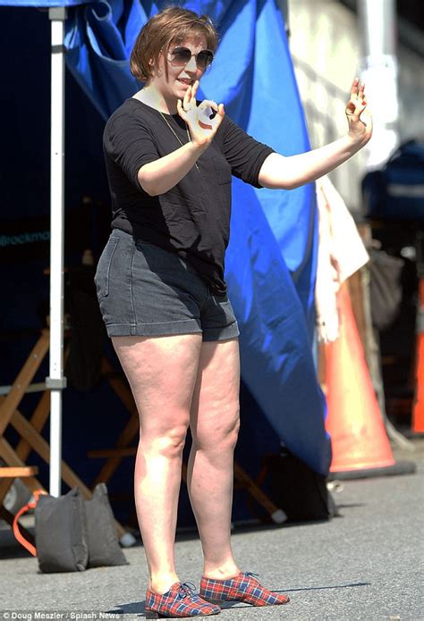 Lena Dunham Cools Off While Zosia Mamet Breaks Out A Fan On Girls Set Daily Mail Online