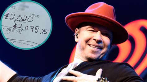 Donnie Wahlberg Leaves Ihop Server In Tears With 2020 Tip On New Years Day Access