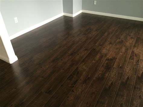 Top layer made to protect from heat, scratching and stains.2. Flooring City - High Quality 12mm Laminate Flooring ...