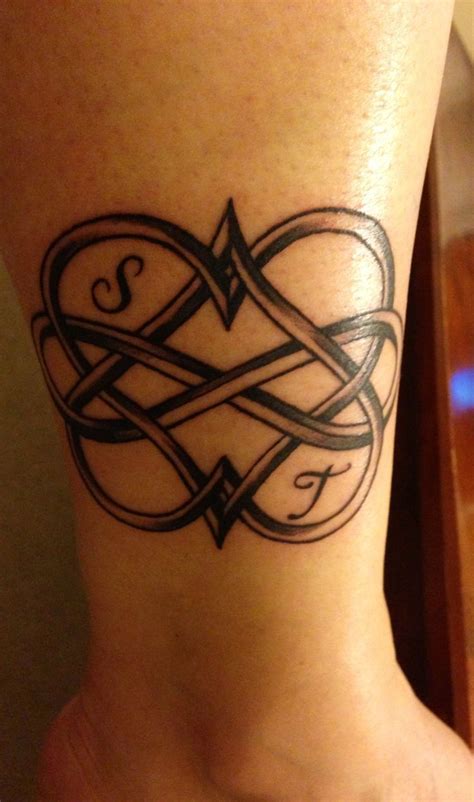 Double Hearts And Infinity Kinderinitialen Tattoos Twin Tattoos Paar
