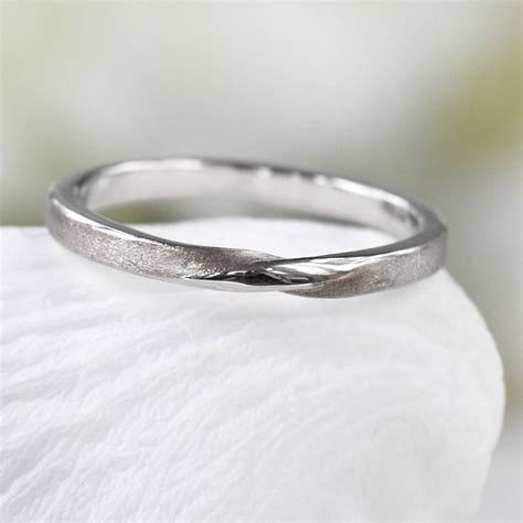 Https://tommynaija.com/wedding/gold Or Platinum Wedding Ring