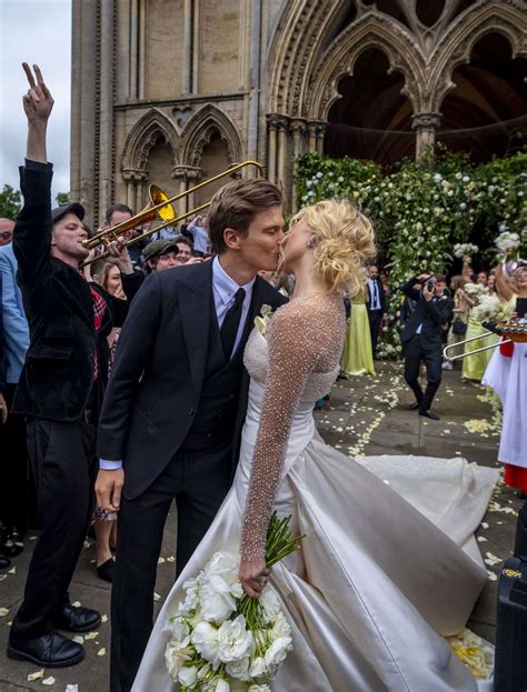 Pixie Lott Wedding Stunning Pictures As The Pop Star Marries Oliver