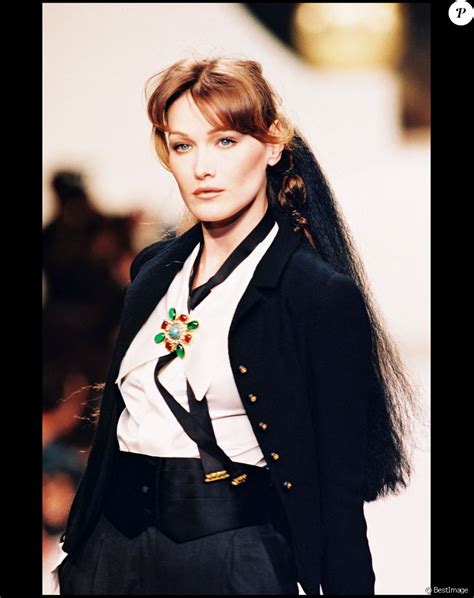 L Histoire D Un String En Fausse Fourrure Carla Bruni Ressort Une