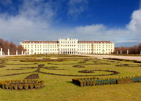 Schonbrunn Palace Editorial Stock Photo Image Of Europe 25063168