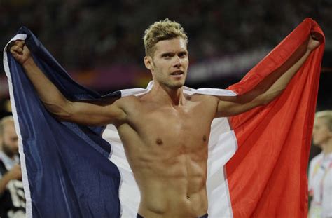 Kevin mayer has broken the world record for decathlon with a performance of 9126 in talence mayer's performance comes after a disappointing european championships in berlin this august. Athlétisme : Kevin Mayer, le VRP du décathlon