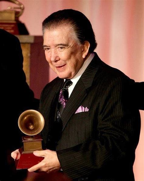 See a detailed roberto cantoral timeline, with an inside look at his albums, marriages, children, awards & more through the years. Elsa de todo un poco: Murió Roberto Cantoral
