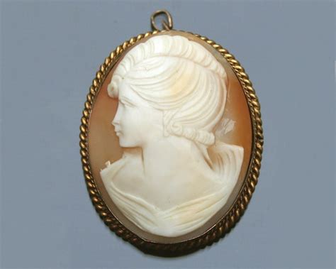 Hand Carved Antique Shell Cameo Pinchbeck Or Gold Pl Gem