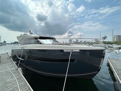 Duwat Duwat Yacht for Sale | 52 Carver Yachts Milwaukee, WI | Denison