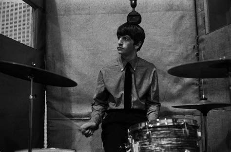 The movie scooped the coveted accolade ahead of 'shortlisted films the father', 'judas and the black messiah', 'mank', 'minari', 'promising young woman', 'sound of metal', and 'the trial of the chicago 7', capping a highly successful evening for the great recession drama. Beatles-Schlagzeuger Ringo Starr mit Geburtstagsgrüßen ...