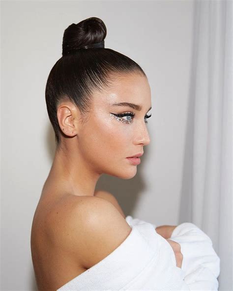 Mariapedraza Liner Blackliner Glitter Sleek Bun Brows Moños